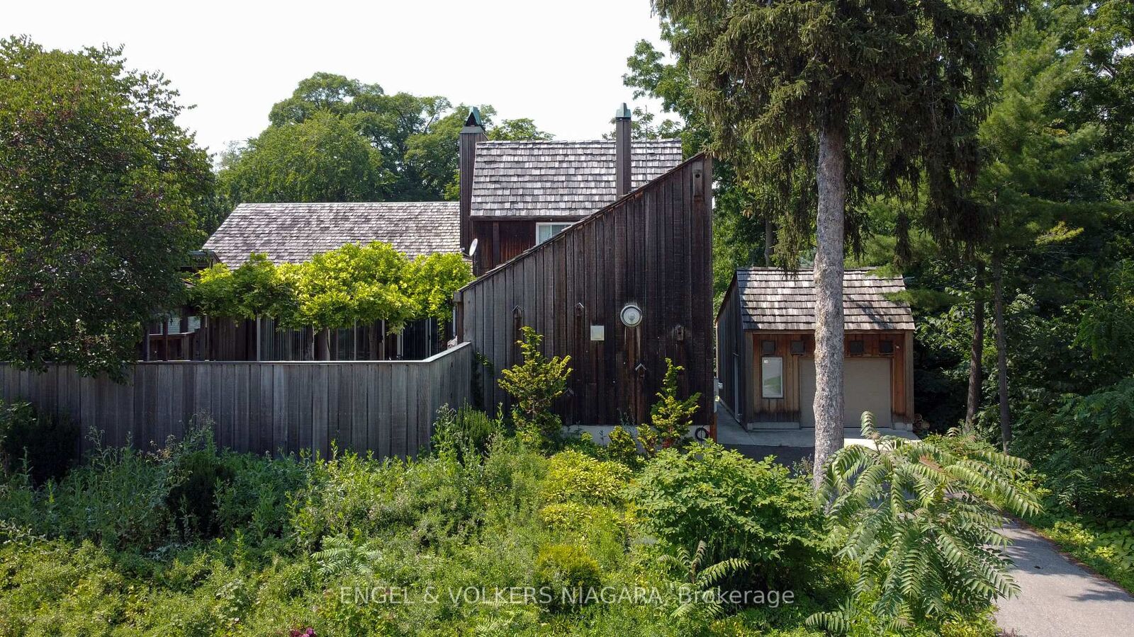 Property Photo:  89 Byron Street  ON L0S 1J0 