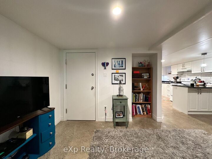 Property Photo:  36 Second Street 3  ON M8V 2X2 