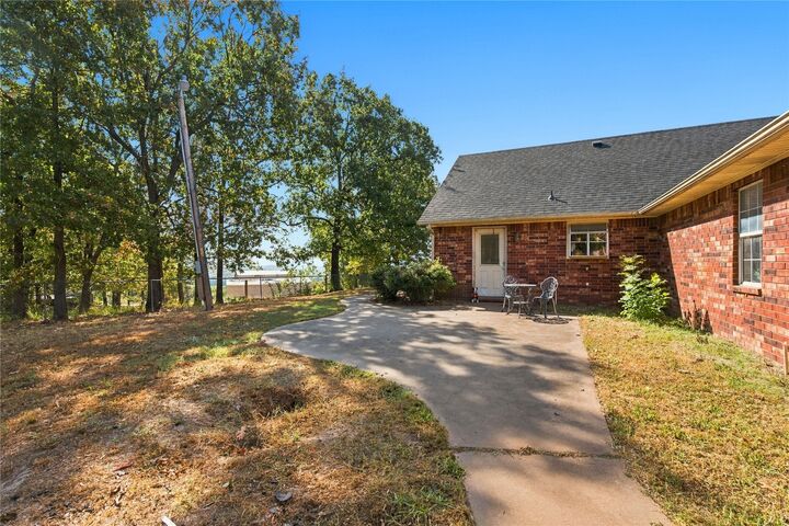 Property Photo: 6261 E 53rd Street S OK 74403