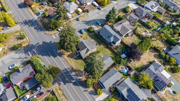 Property Photo:  980 Millstone Ave  BC V9S 5B6 
