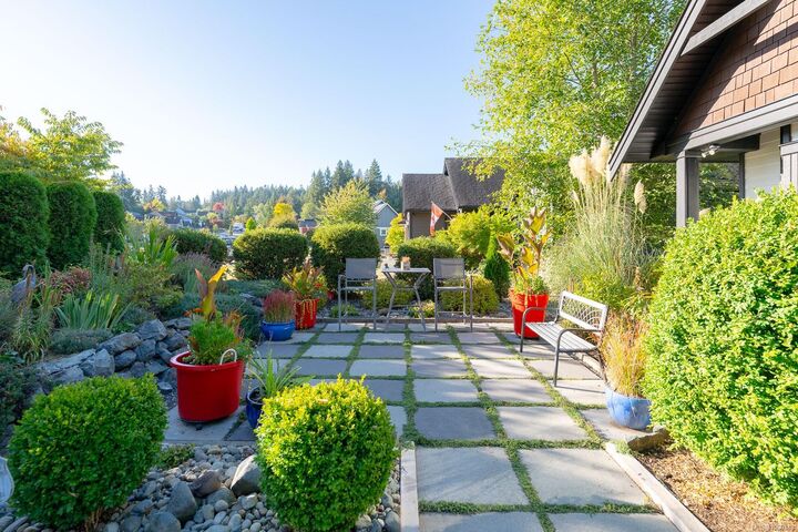 Property Photo:  929 Deloume Rd  BC V0R 2P1 
