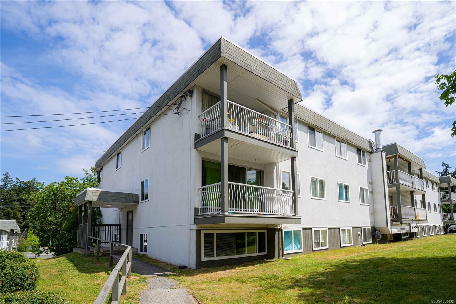 Property Photo:  1007 Bowen Rd #2107  BC V9R 2A4 