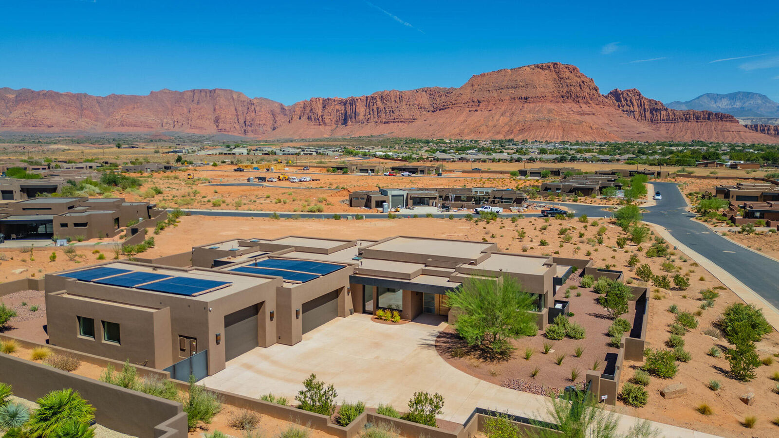 Property Photo: 638 S Juniper Way UT 84738