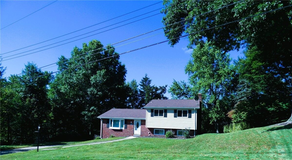 Property Photo: 8459 Ridgemont Road PA 15237