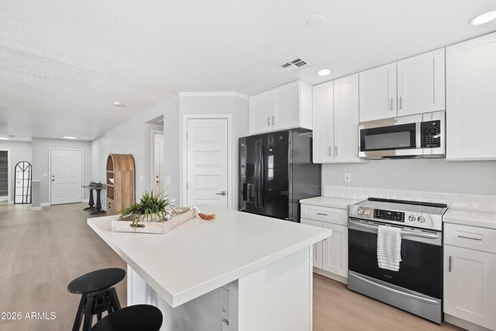 Property Photo: 2303 E 35th Avenue AZ 85119