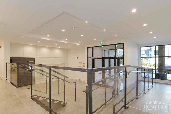 Property Photo:  13760 75A Avenue 319  BC V3W 3W5 