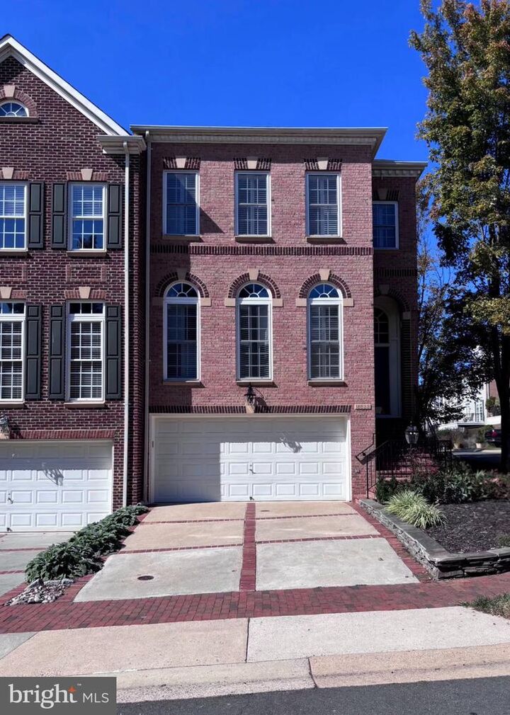 Property Photo:  18533 Perdido Bay Terrace  VA 20176 