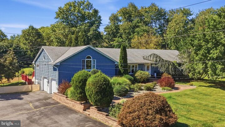 Property Photo:  2 Winding Brook  NJ 08560 