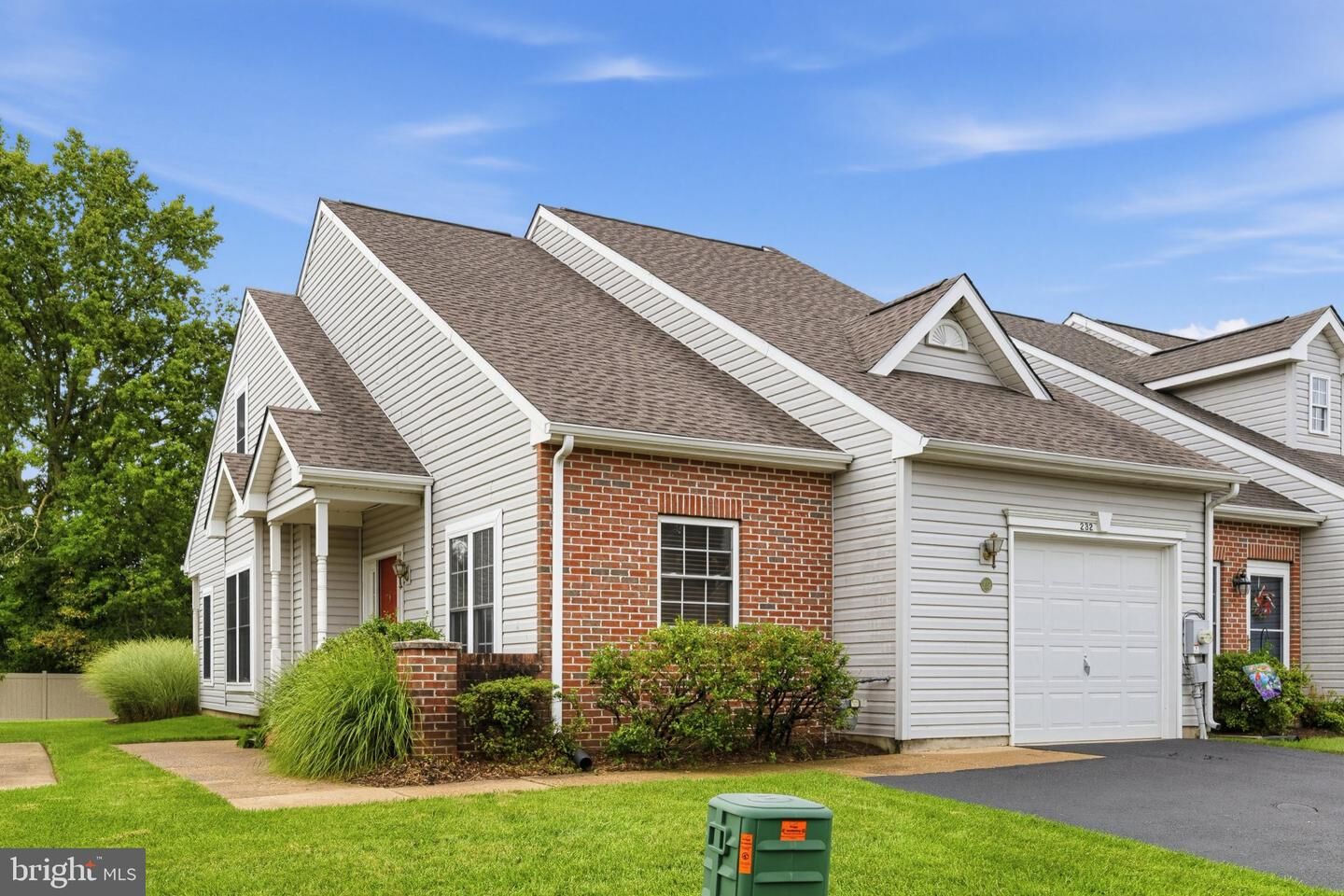 Property Photo:  232 Gladstone Way  DE 19701 