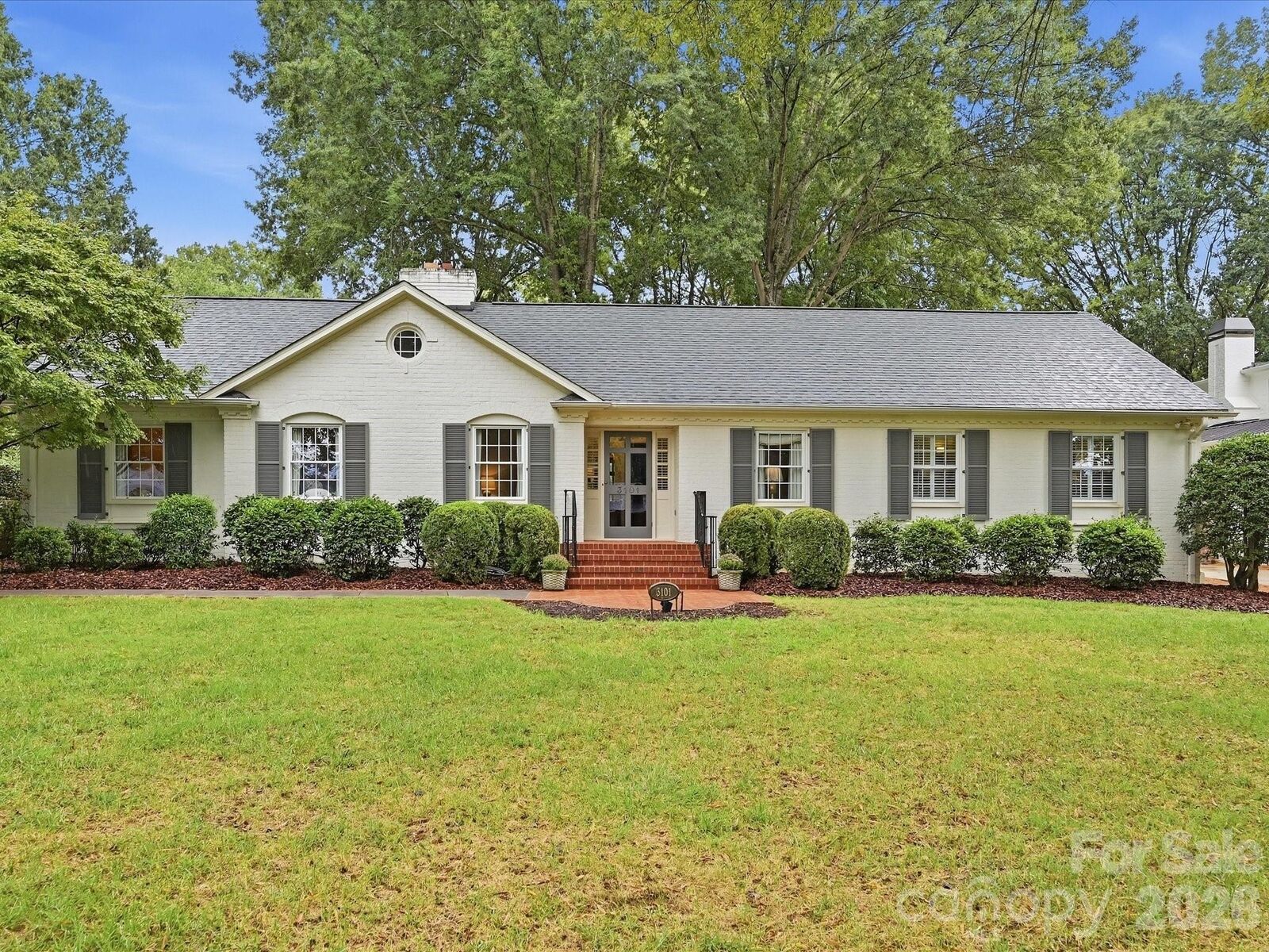 Property Photo: 3101 Cloverfield Road NC 28211