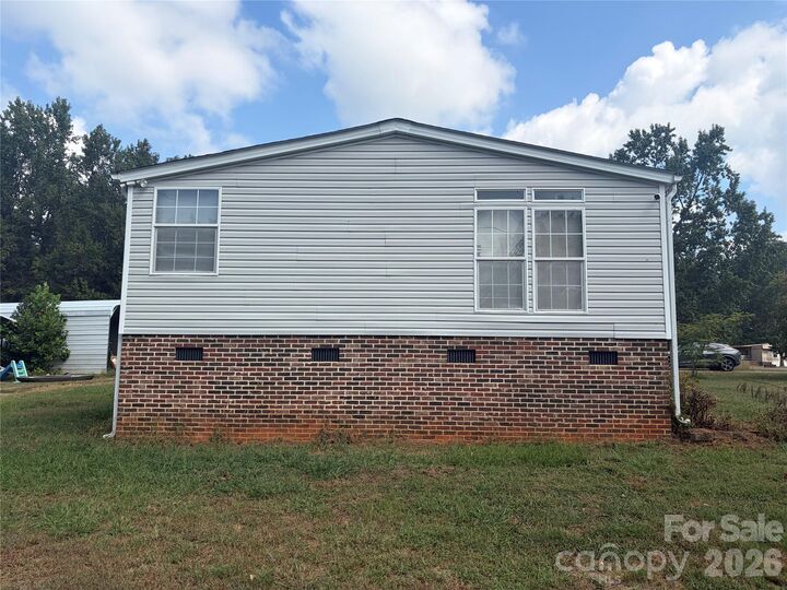 Property Photo:  4009 Chestnut Woods Drive  NC 28086 