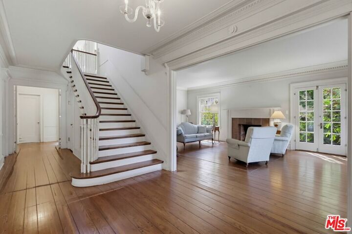 Property Photo: 520 S Irving Blvd CA 90020