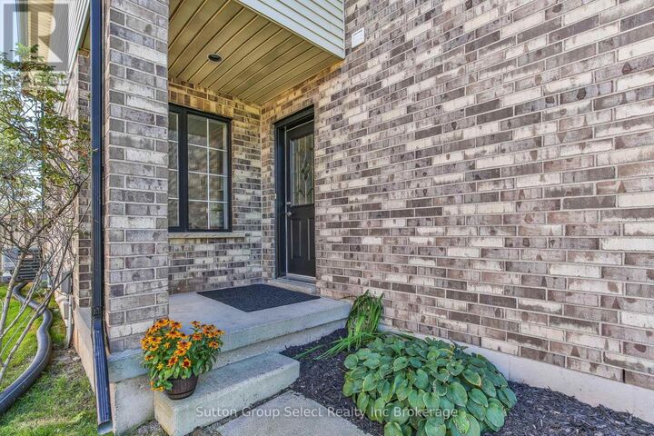 Property Photo:  1106 Nellis Street  ON N4T 1N4 