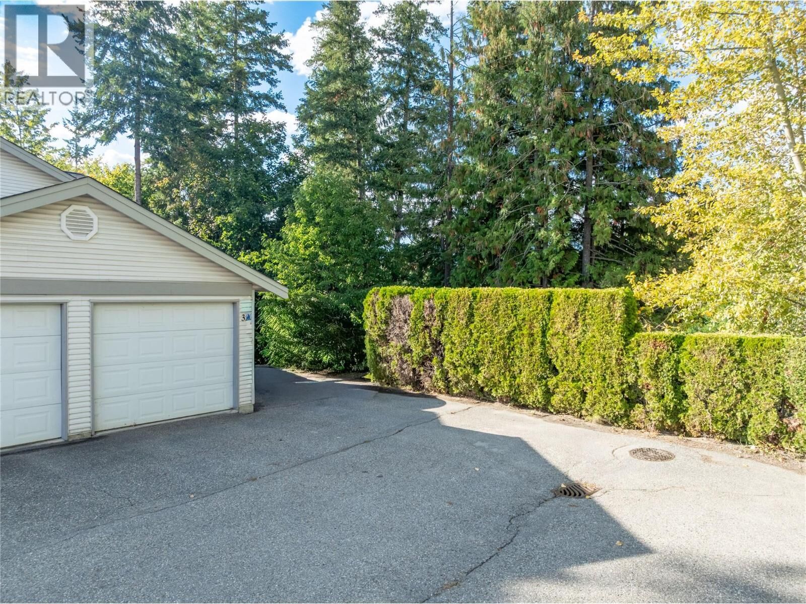 Property Photo:  171 17 Street Southeast 32  BC V1E 1P8 
