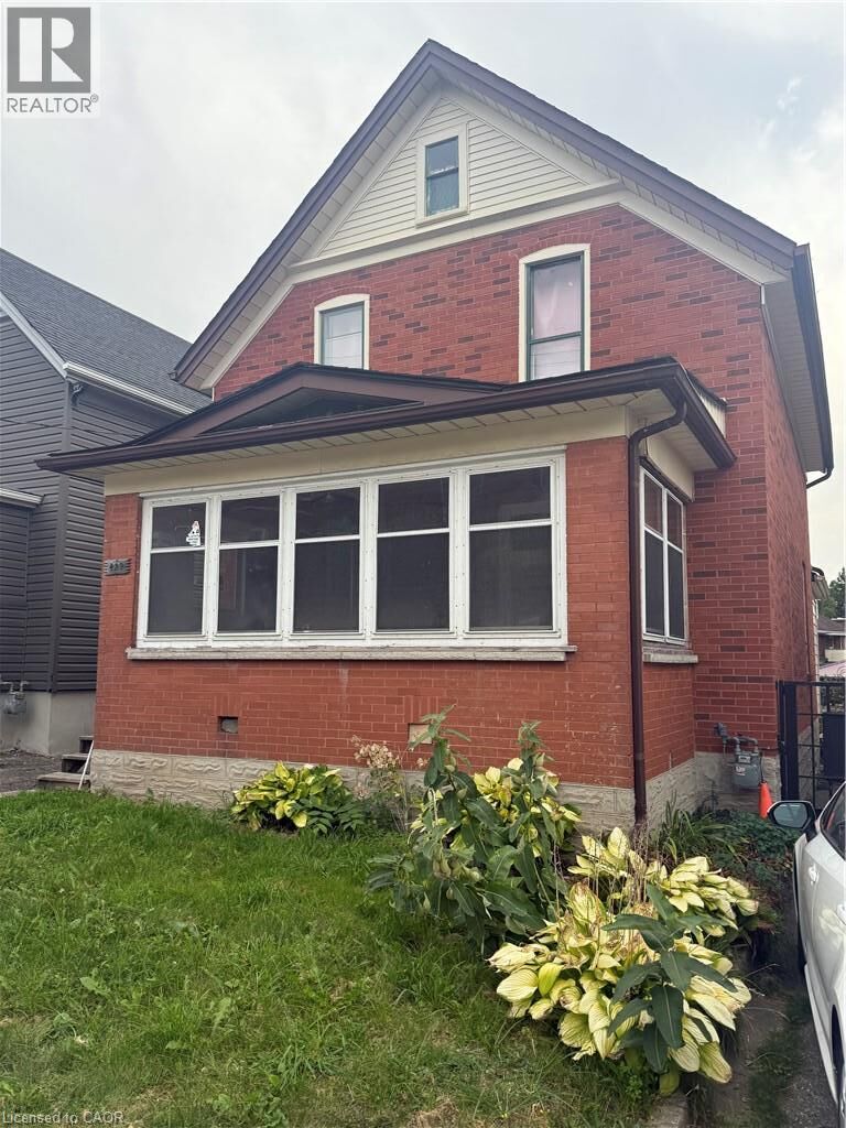 Property Photo:  429 Park Street  ON N2G 1N4 