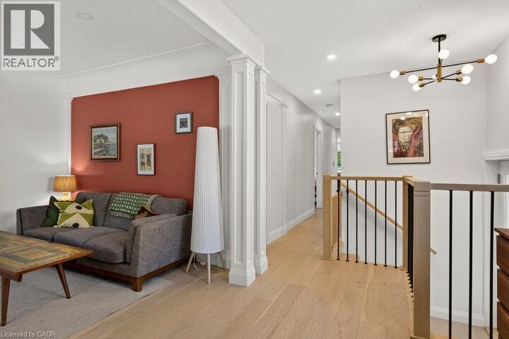 Photo de la propriété: 494 Dundurn Street South ON L8P 4L9