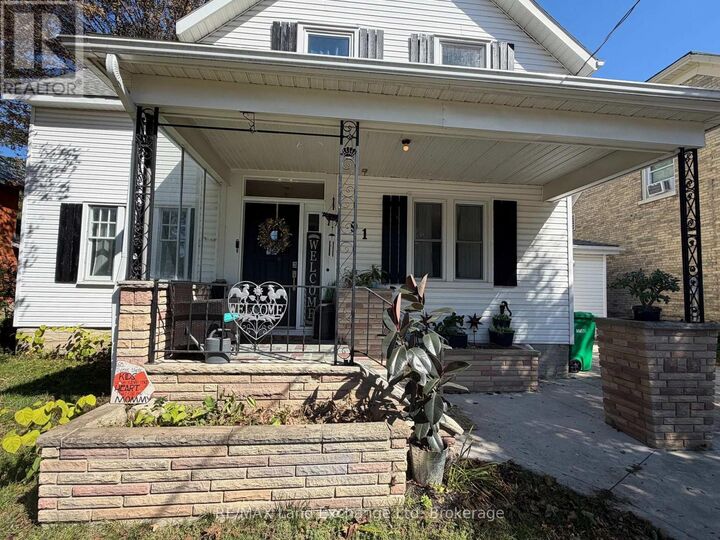 Property Photo:  91 Patrick Street West  ON N0G 2W0 