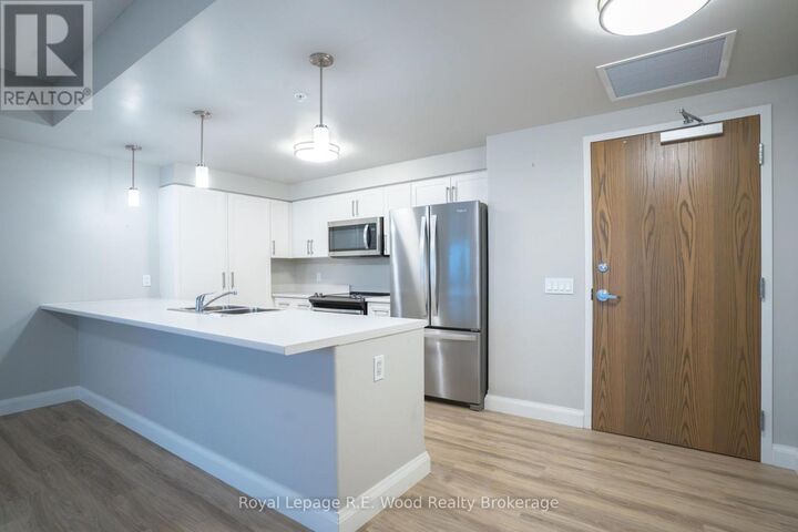 Property Photo:  8 Centre Street 202  ON N0J 1P0 