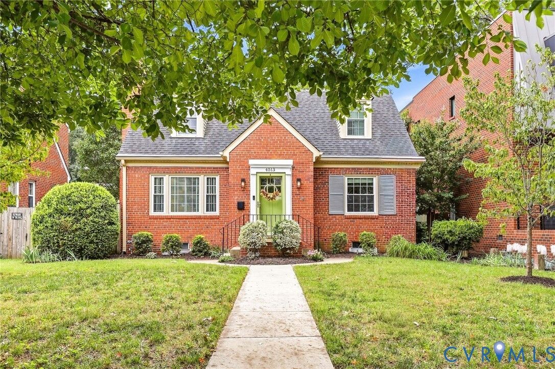 Property Photo:  4513 W Franklin Street  VA 23221 