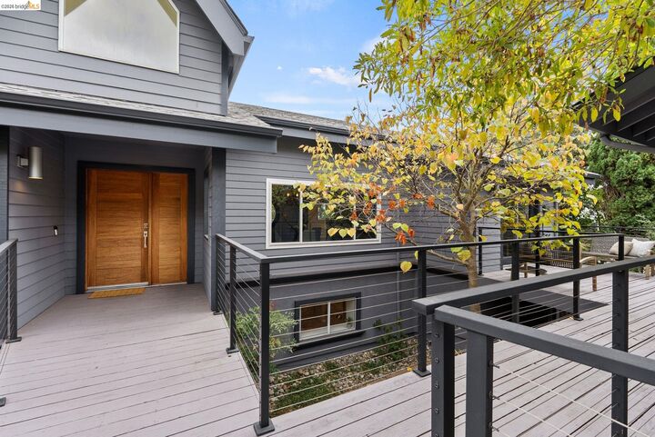 Property Photo: 2225 Braemar Rd CA 94602