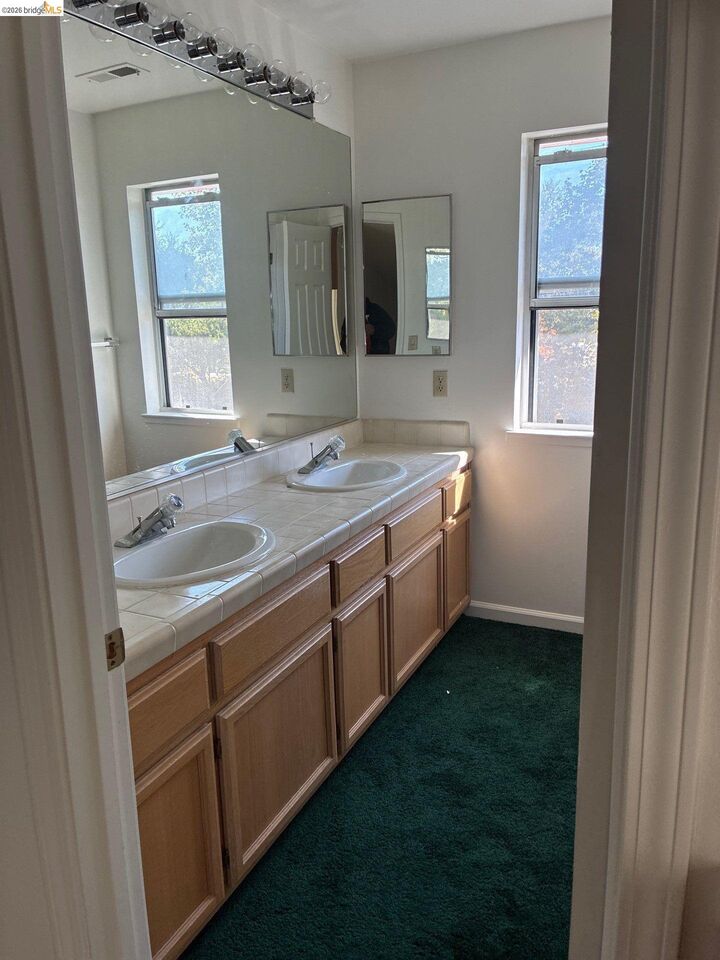 Property Photo: 4104 Sturgeon Rd CA 95219