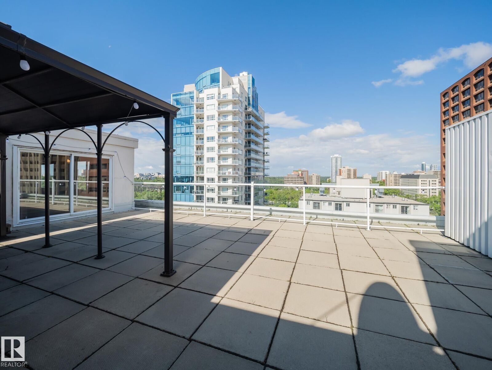 Property Photo:  9725 106 Street NW Ph4  AB T5K 1B5 