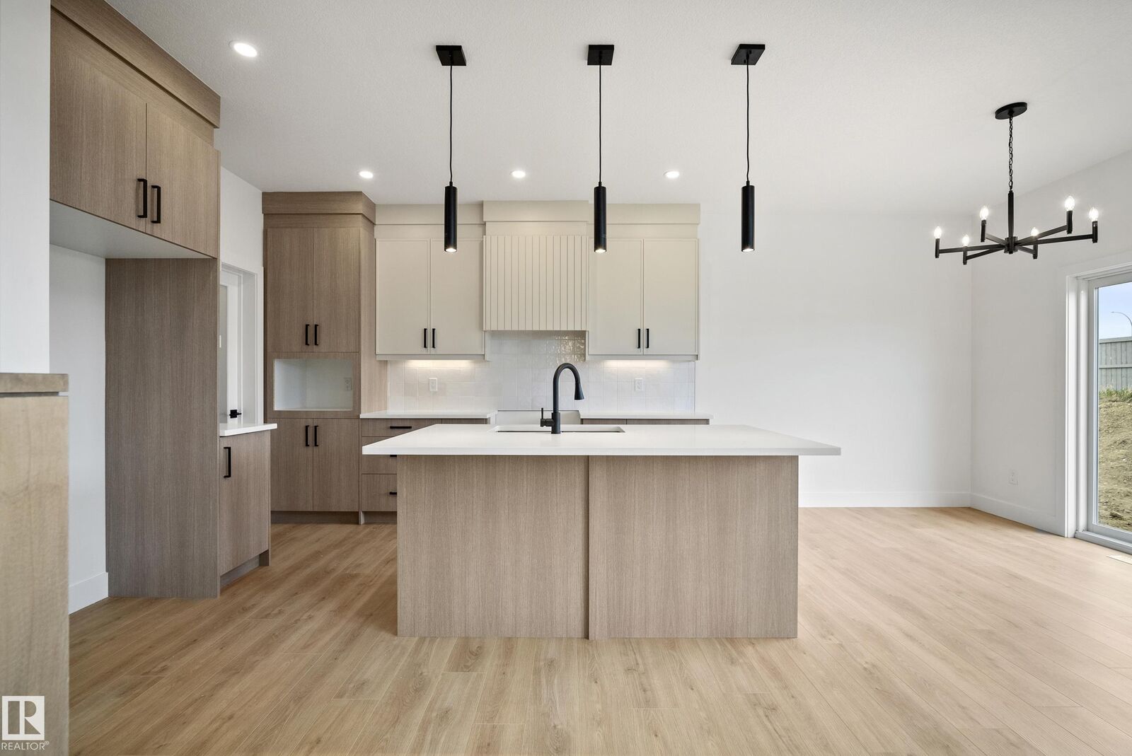 Property Photo:  121 Caledon Crescent  AB T7X 0Y8 