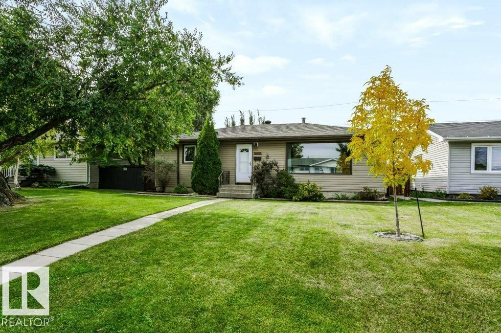 Property Photo:  8104 162 Street NW  AB T5R 2L7 