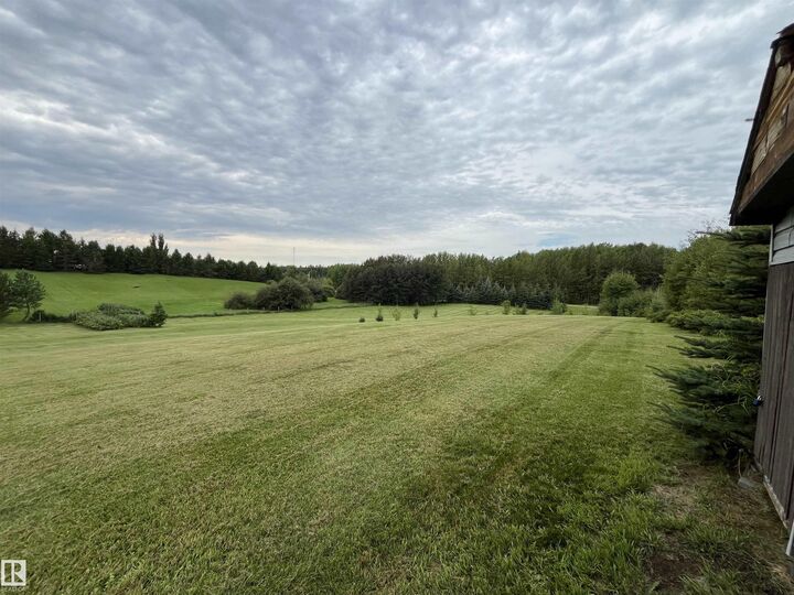 Property Photo:  2319 Twp Road 524 15  AB T7Y 3M5 
