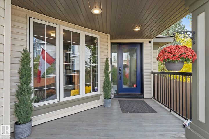 Property Photo:  13 Deacon Place  AB T8N 6S5 