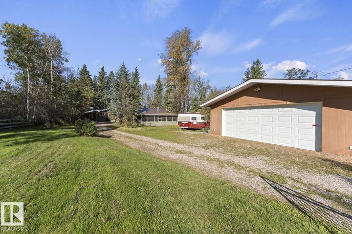 Property Photo:  61209 Rge Rd 465 421  AB T9N 2J6 