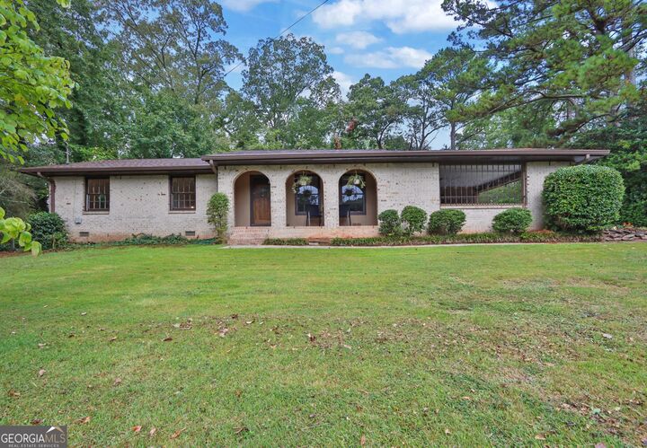Property Photo: 4847 Shadowwood Court SW GA 30047