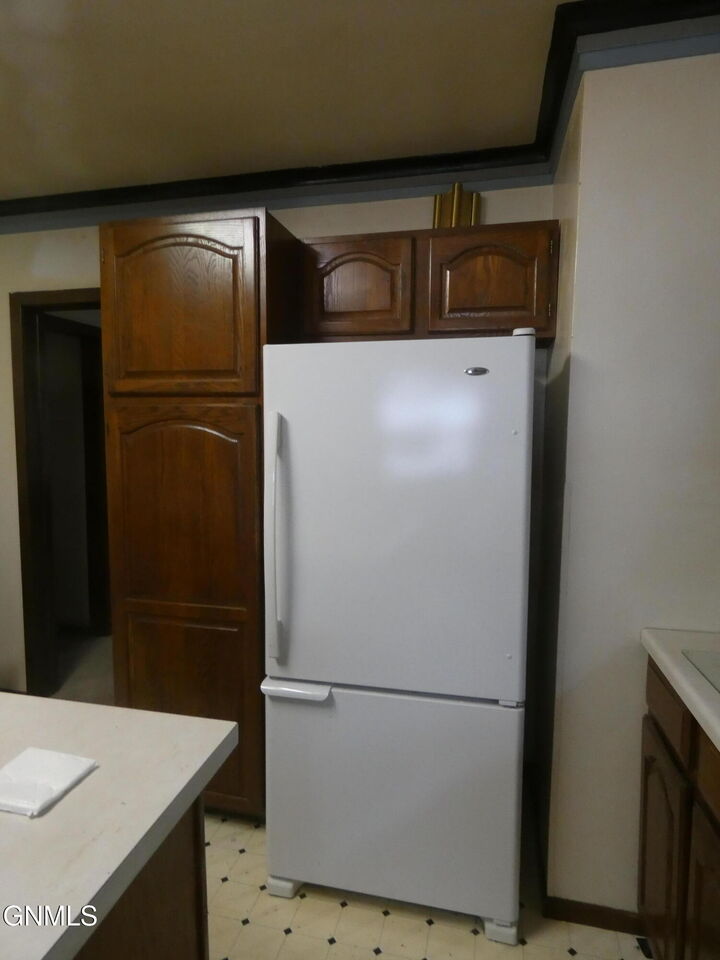 Property Photo:  207 F Avenue N  ND 58573 