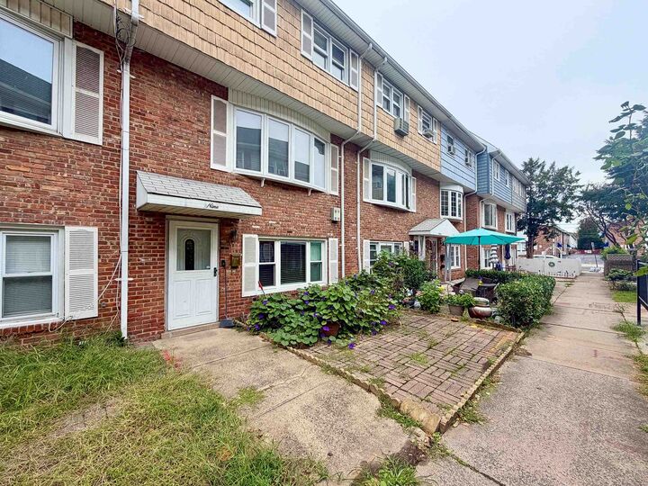 Property Photo:  9 Elna Ct  NJ 07002 