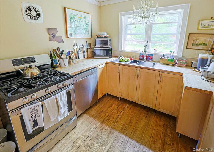 Property Photo: 1085 Violet Avenue NY 12538