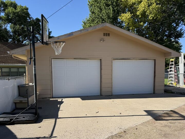 Property Photo: 2917 Cedarberry Rd NE 69101