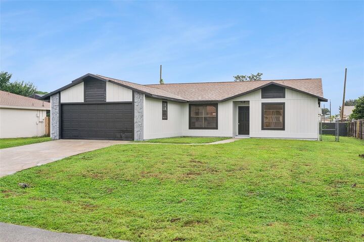 Property Photo: 1616 Jacinto Avenue NW FL 32907