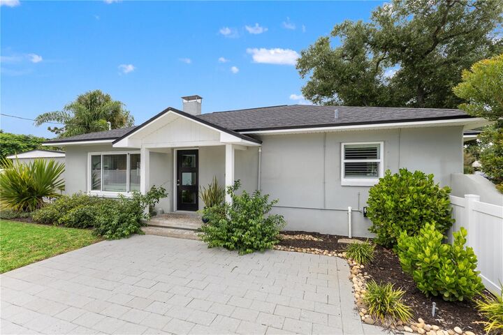 Property Photo: 1030 32nd Avenue N FL 33704