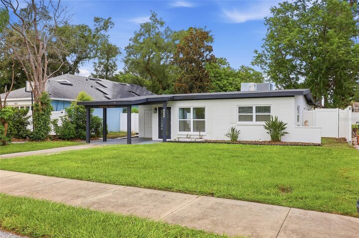 Property Photo: 1711 White Avenue FL 32806