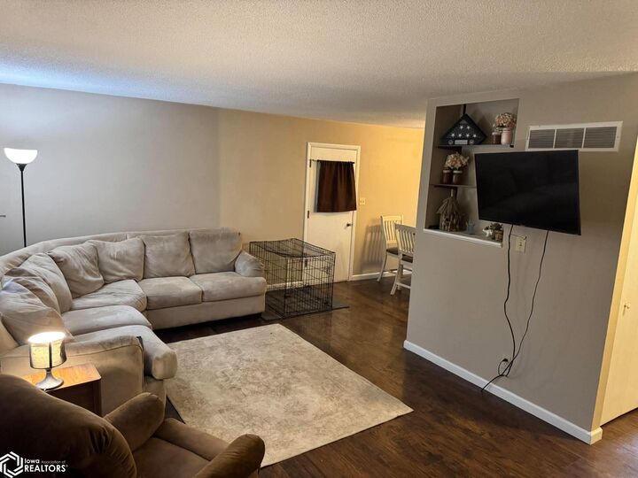 Property Photo: 355 N 17th Street IL 62341