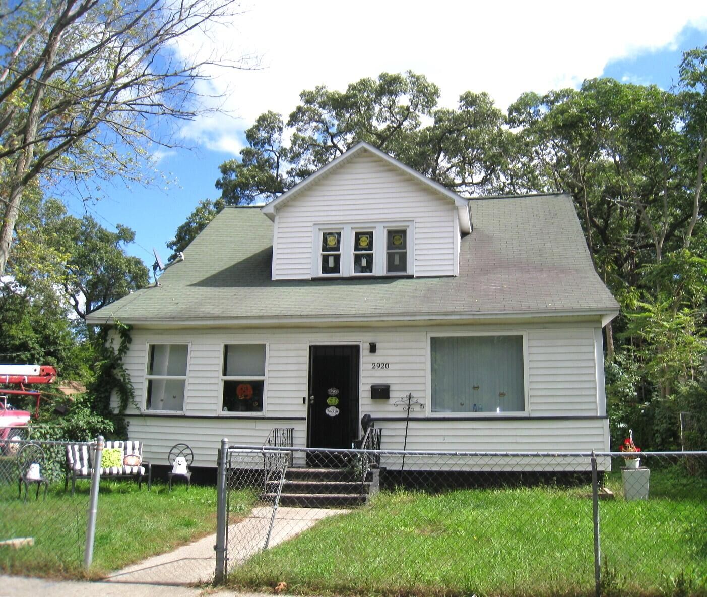 Property Photo: 2920 Jefferson Street MI 49444