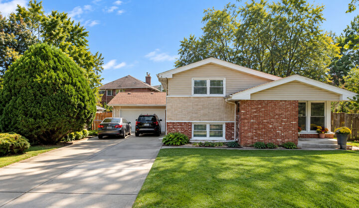 Property Photo: 7909 W 93rd Street IL 60457