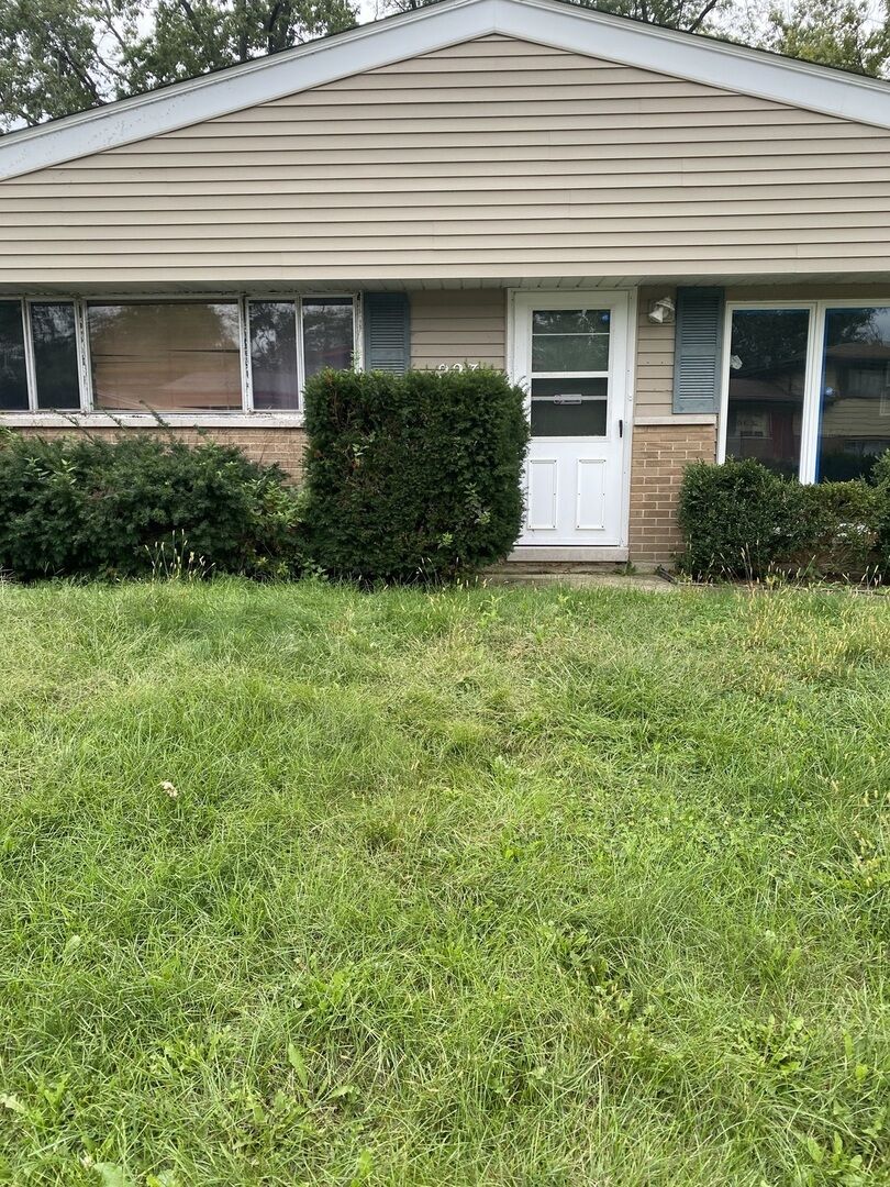 Property Photo: 227 Early Street IL 60466