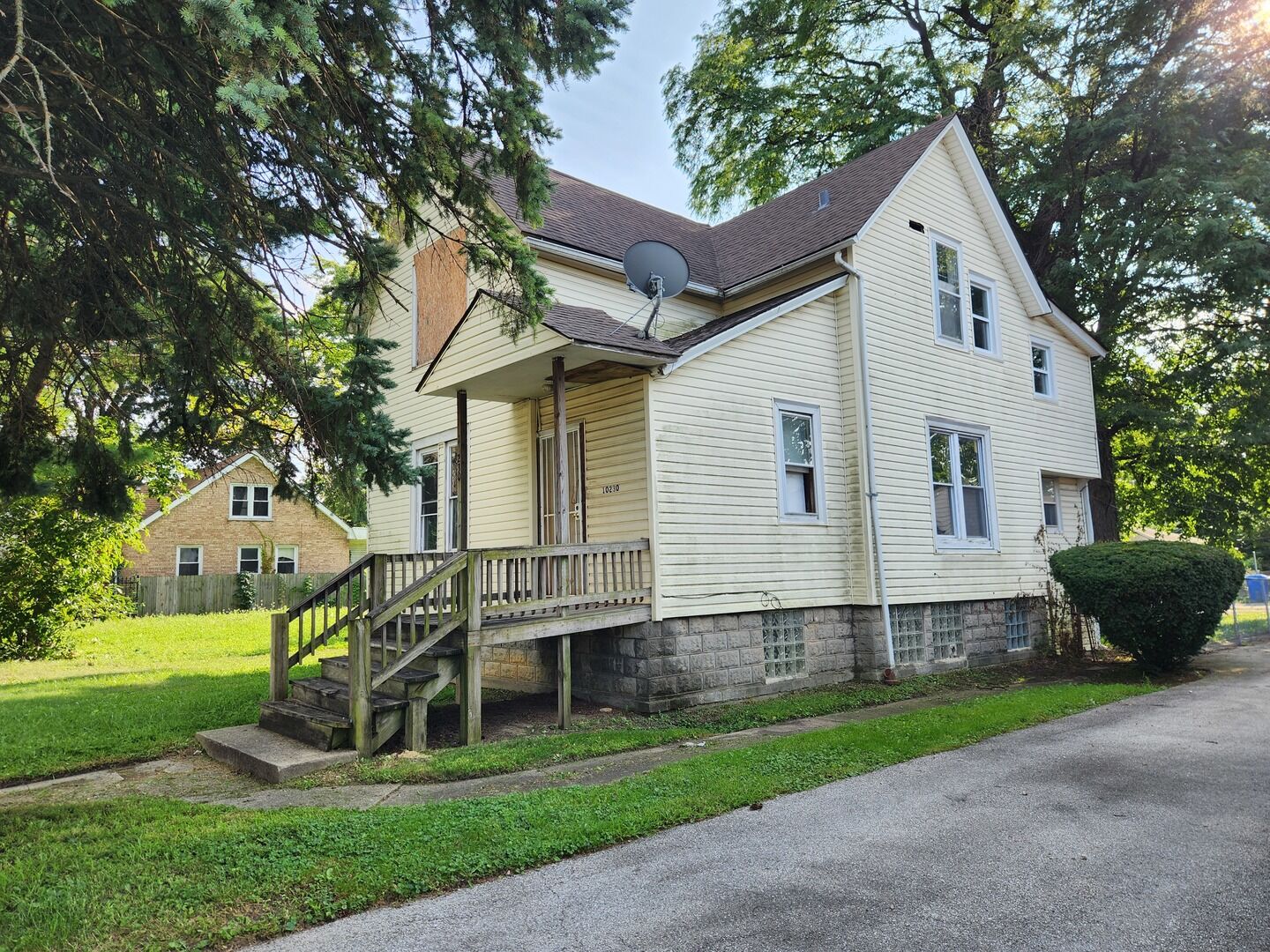 Property Photo:  10230 S Lowe Avenue  IL 60628 