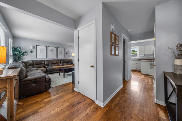 Property Photo: 6114 1/2 Leonard Avenue IL 60515