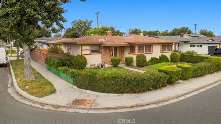 Property Photo:  1803 N Studebaker  CA 90815 