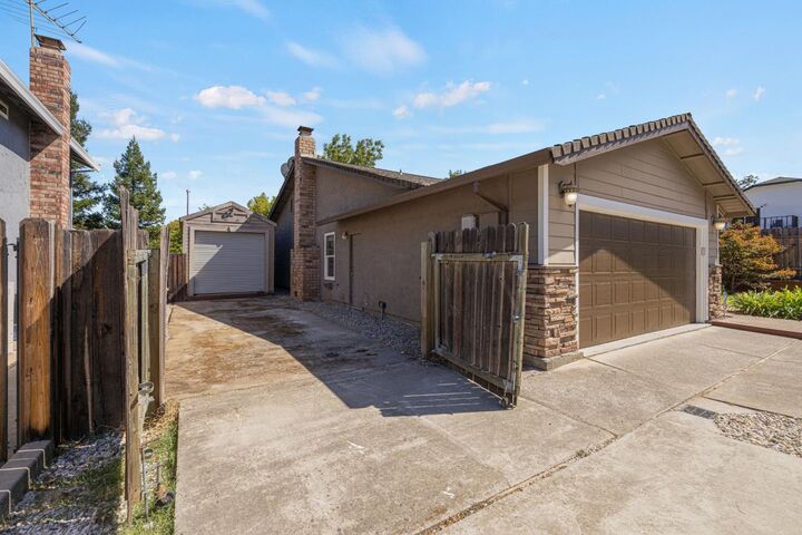 Property Photo: 7640 Woodchuck Way CA 95610