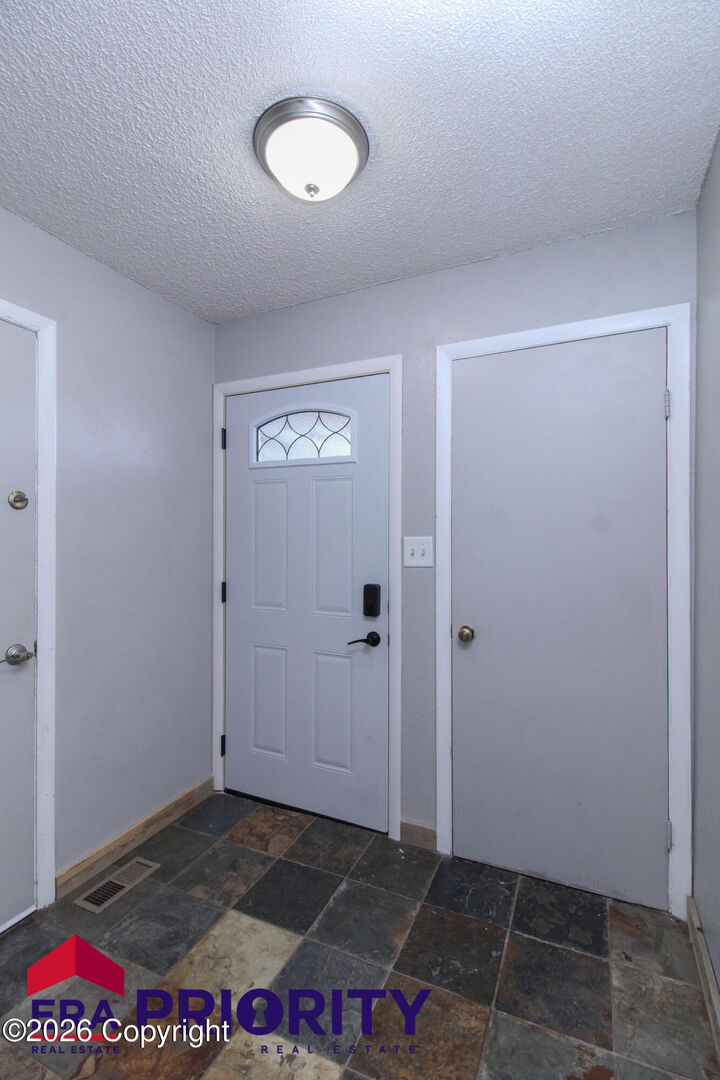 Property Photo: 1067 E 12th St - WY 82716