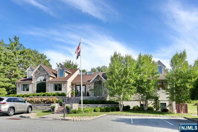 Property Photo:  47 Southerland Drive  NJ 07430 
