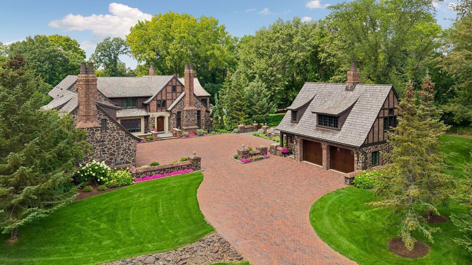 Property Photo:  230 Salem Church Road  MN 55118 